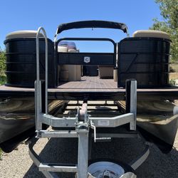 Pontoon Boat