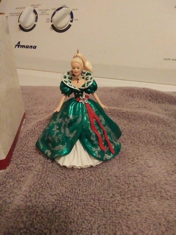 Hallmark 1995 Barbie Ornament