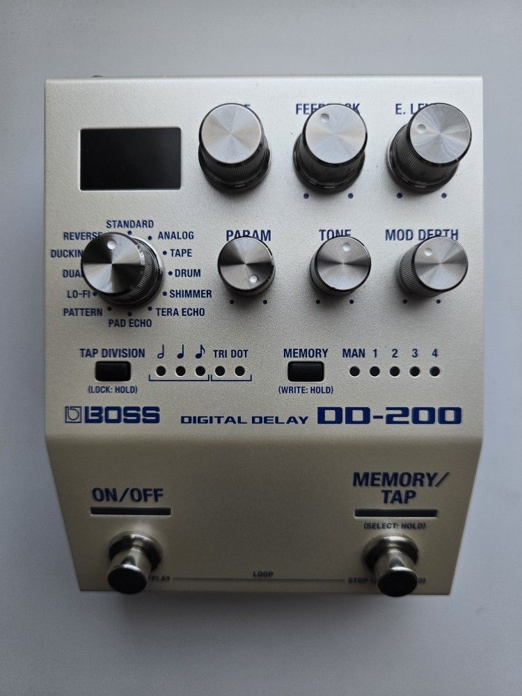 Boss DD200