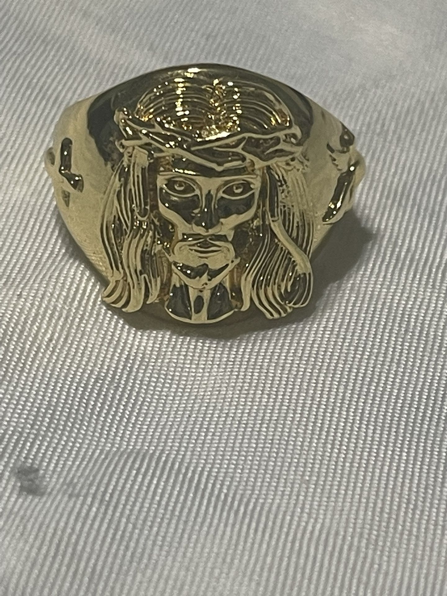 Mens gold Jesus piece ring size 9 