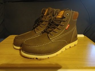 New Levi's Brand Brown boots Size 11