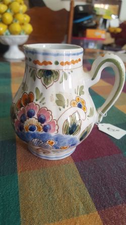 Beautiful milk server