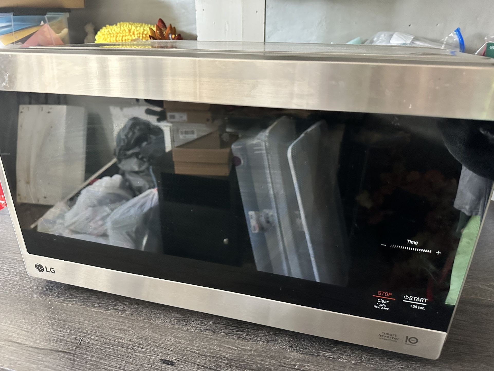 Like New LG Microwave