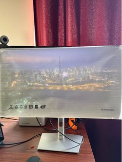 Dell UltraSharp 27 Thunderbolt Hub monitor U2724DE