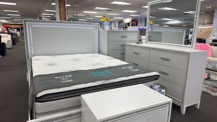 White 5pc Bedroom Set $699