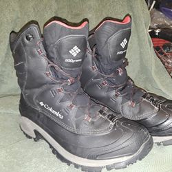 Columbia Insulated Light Weight Waterproof Boots