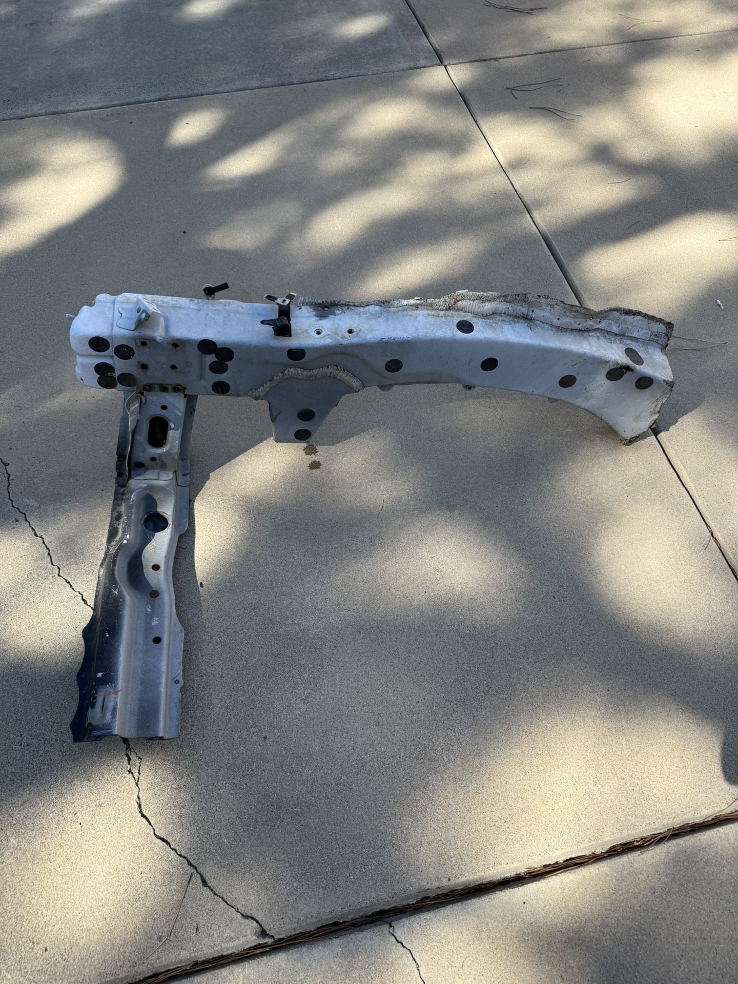 2012- 2014 TOYOTA CAMRY OEM FRONT passenger SIDE BODY FRAME