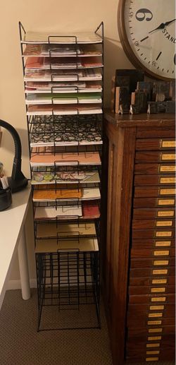 Black Metal Wire Paper Storage Rack