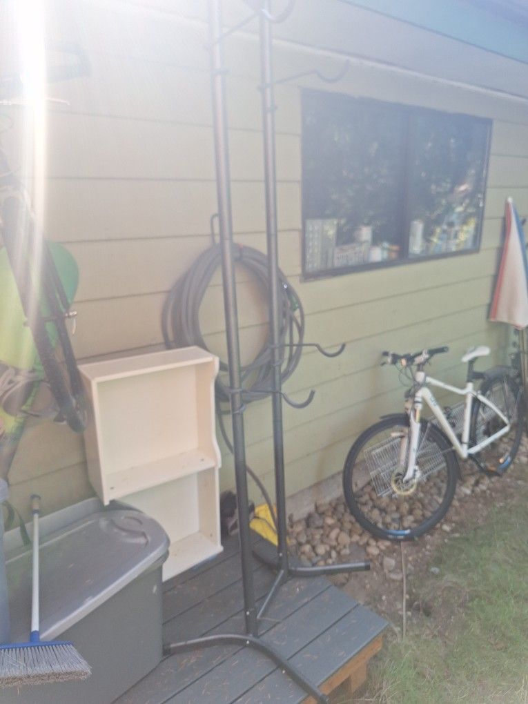 2 Bike Floor Vertical Stand