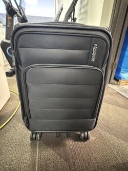 Spinner Suitcases $29 Each – Samsonite Delsey American Tourister