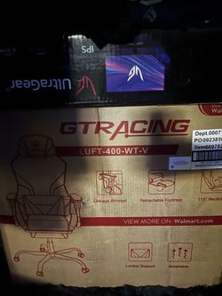Gaming chair & monitor