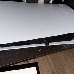 PlayStation 5 + Accessories 