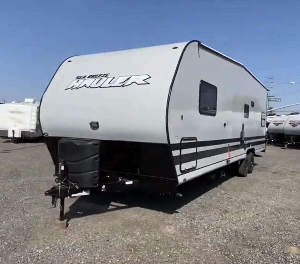 2021 Pacific coach works Sea breeze hauler 26ft
