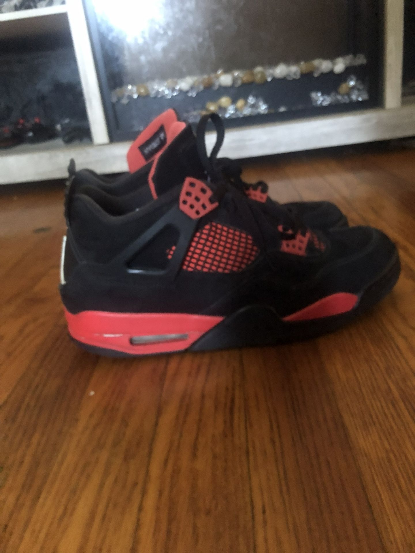 Jordan 4 Retro Red Thunder Sz 10