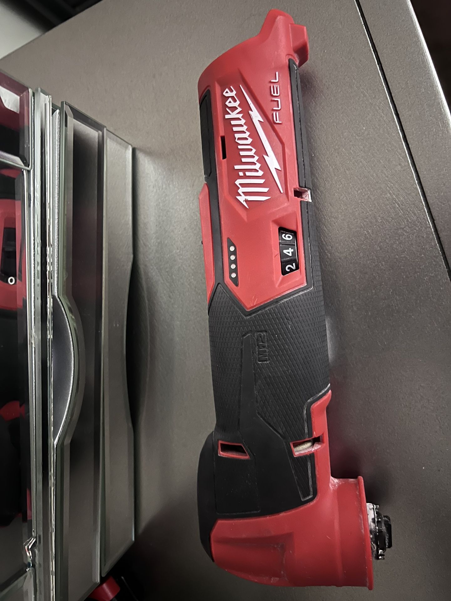 Milwaukee M12 Multi tool