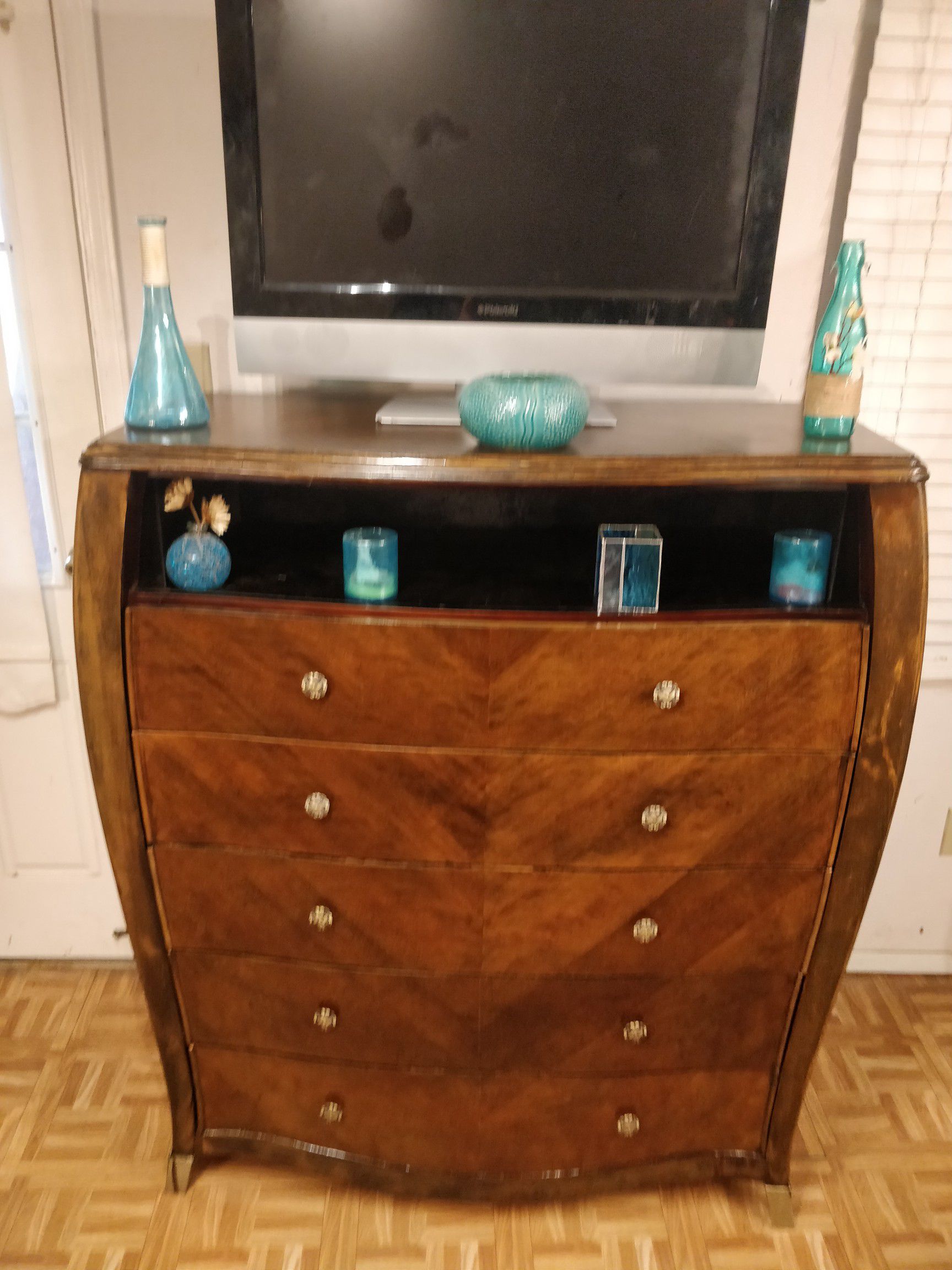 Solid wood modern dresser/TV stand with shelf and big 5 drawers, pet free smoke free, dovetail drawers. L48"*W20"*H54.5"
