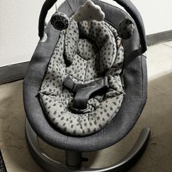 Nuna Leaf baby swinger