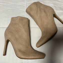 Women’s Boots With Heel 