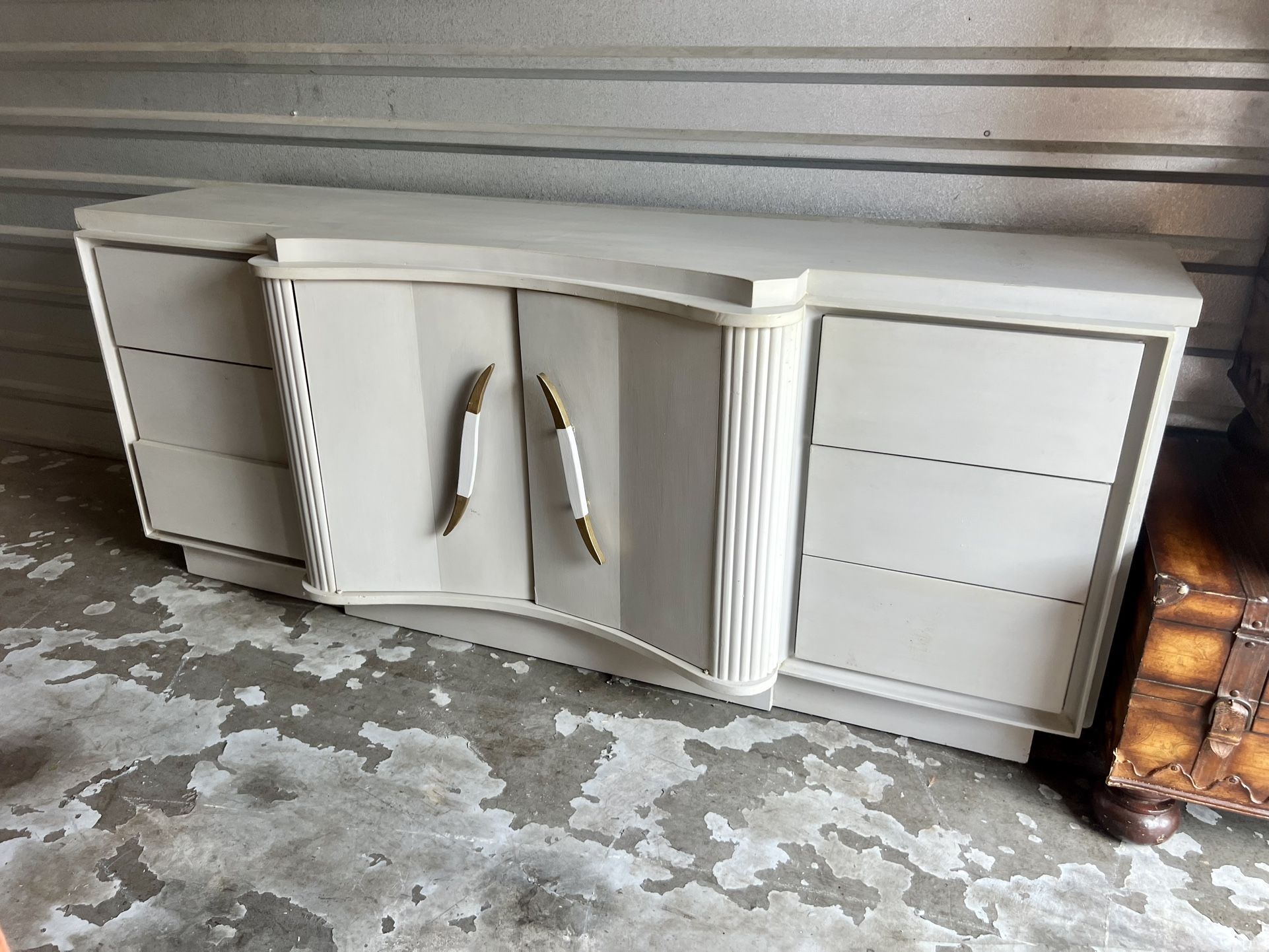 Vintage triple dresser