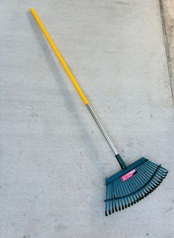 25-Teeth Lawn Rake with 48” Aluminium Handle