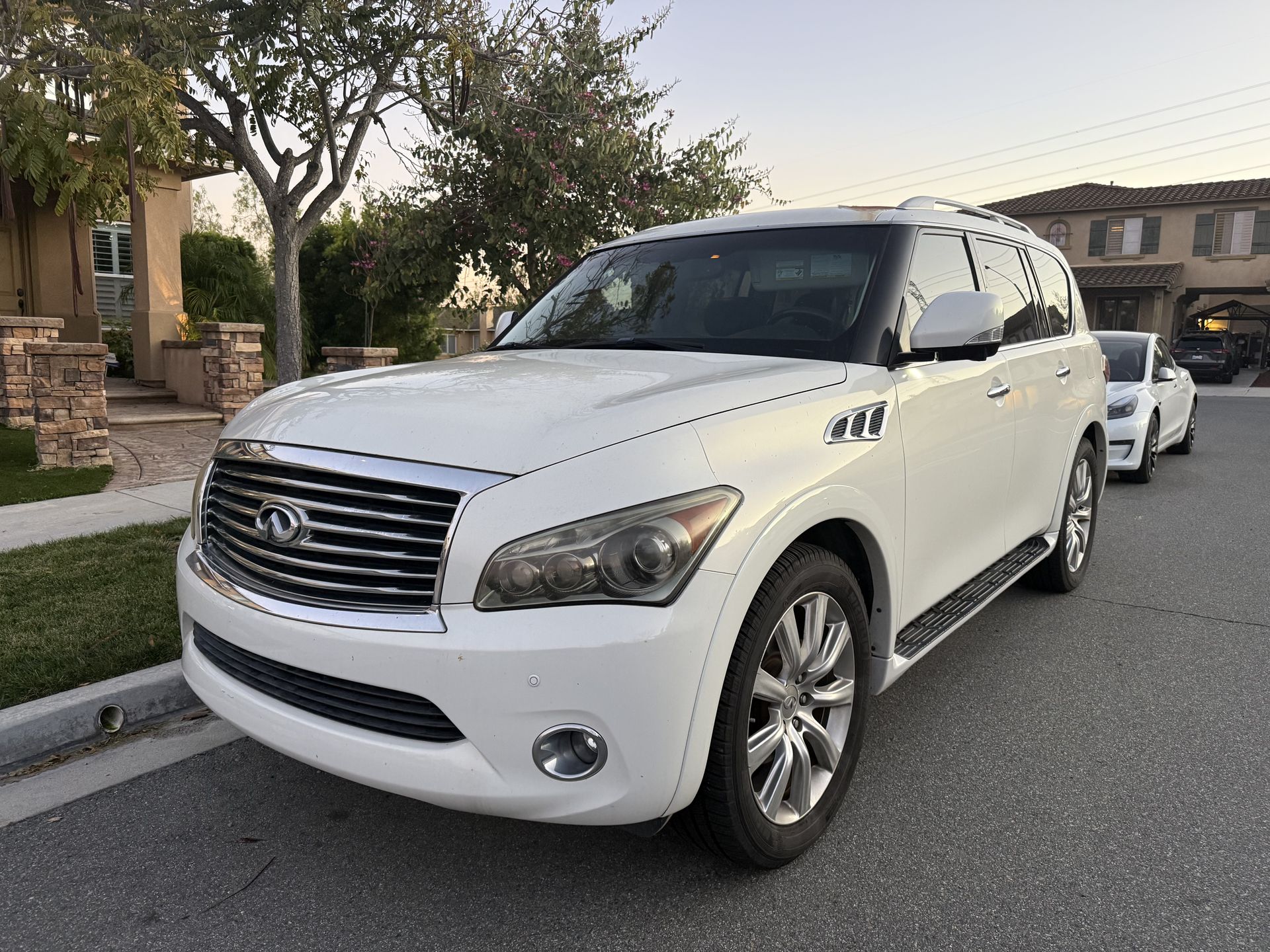 Perfect Original Photos about  2011 Infiniti Qx56 For Sale  as Your HD Pictures