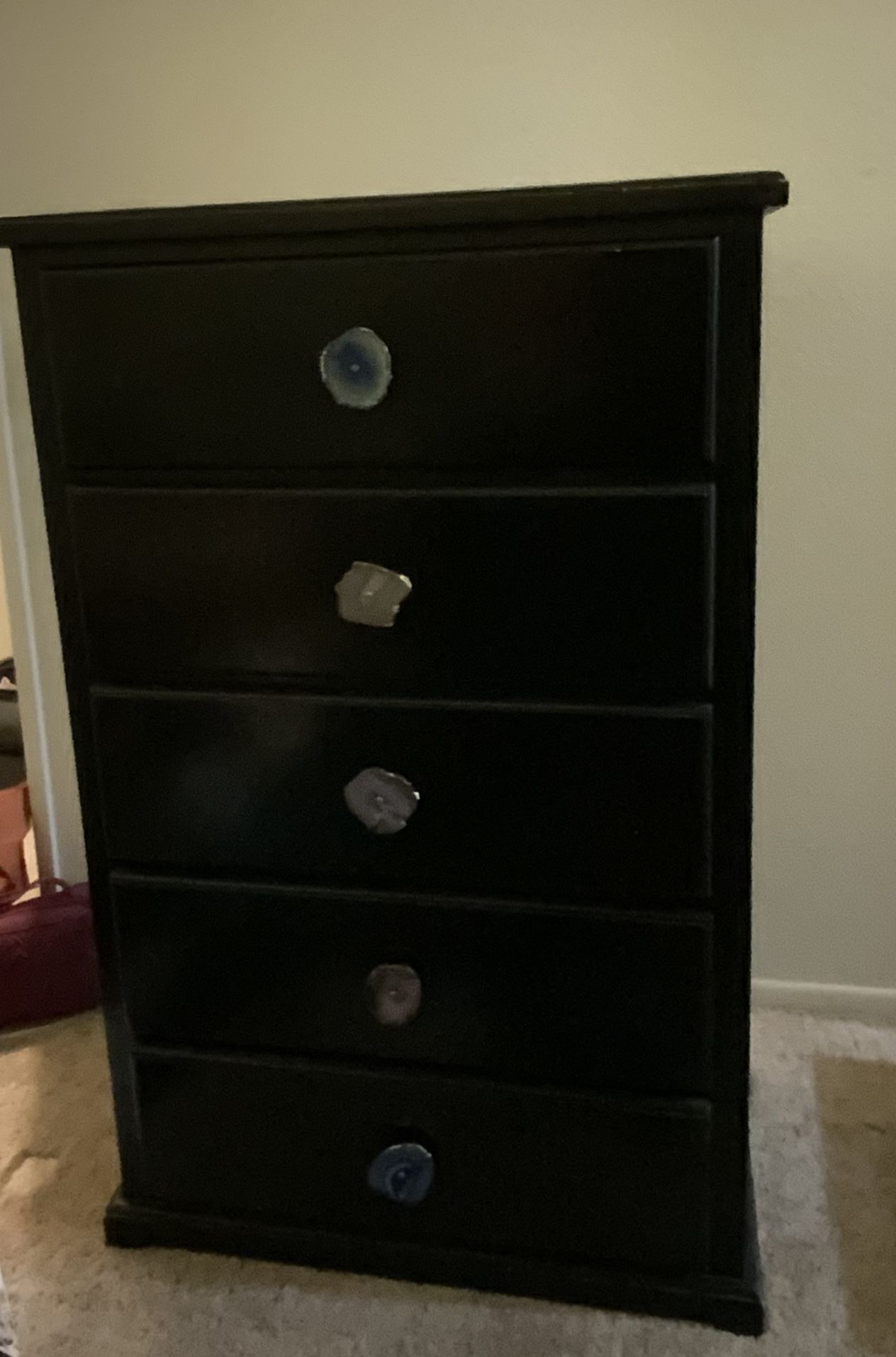 5 Drawer Dresser With Agate Knobs 