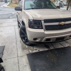 2007 Chevy Tahoe Headlights 