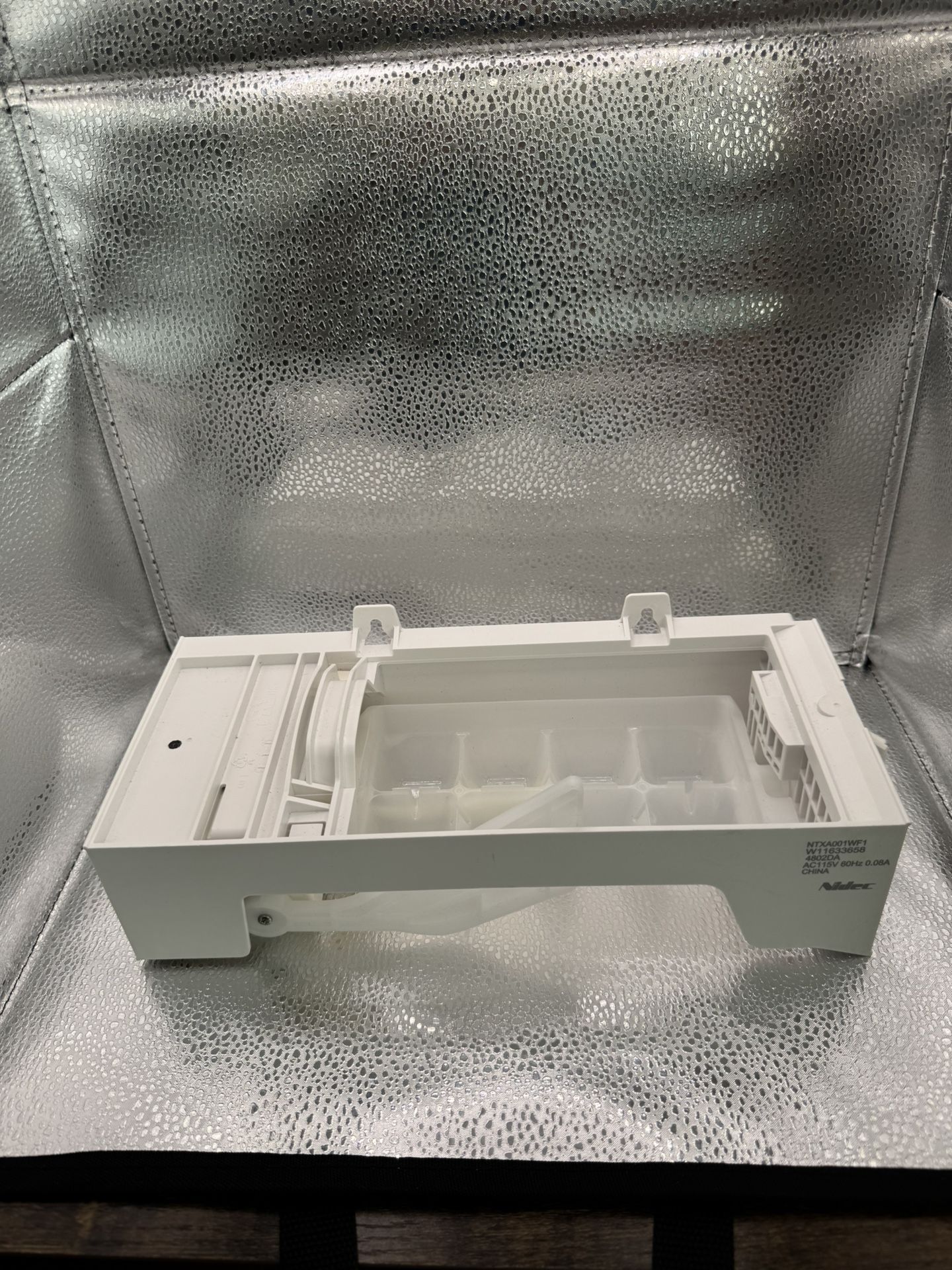 Genuine OEM Whirlpool Refrigerator Ice Maker W11633658 W11700250 Note: Open box never used, has no original box REPLACEMENT PART NUMBERS: W11700250 R