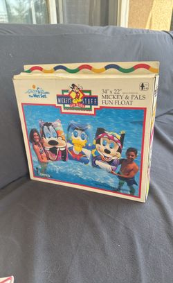 Disney Mickey's Stuff GOOFY Pool Float NEW