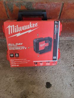 Milwaukee 3510-21 USB Rechargeable Green Laser Level