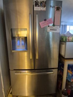 Refrigerator works great no problems