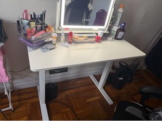 Moving desk