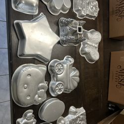 12 Cake Pans