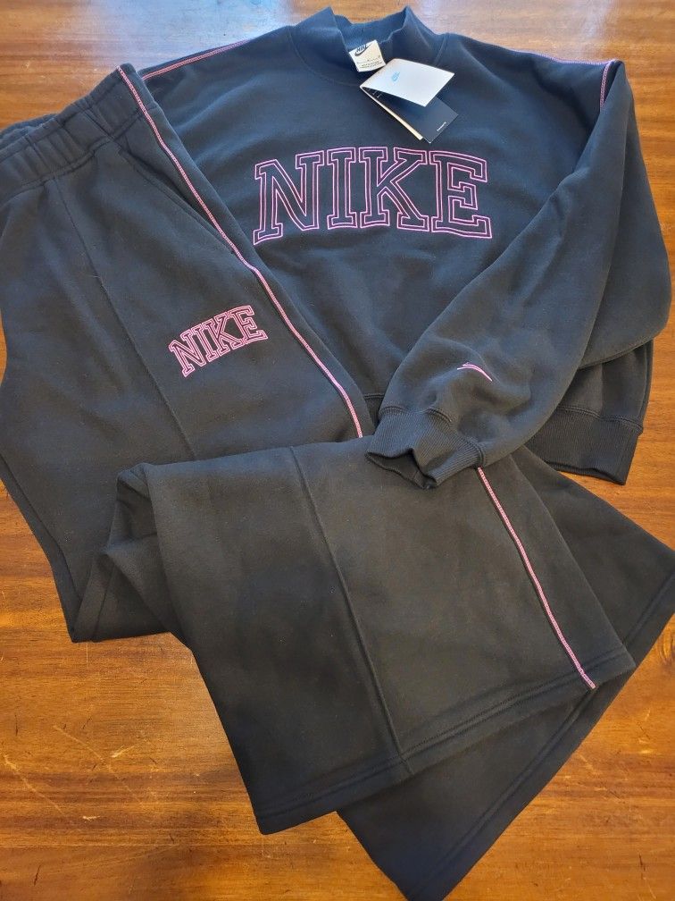 Women's Nike OVERSIZED Jogger SeT
