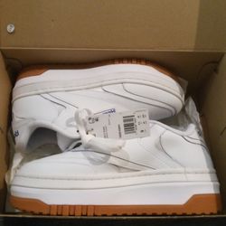 Reebok Women's Club C Double Shoes (Size 9)