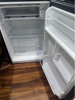 Cuisinart mini fridge