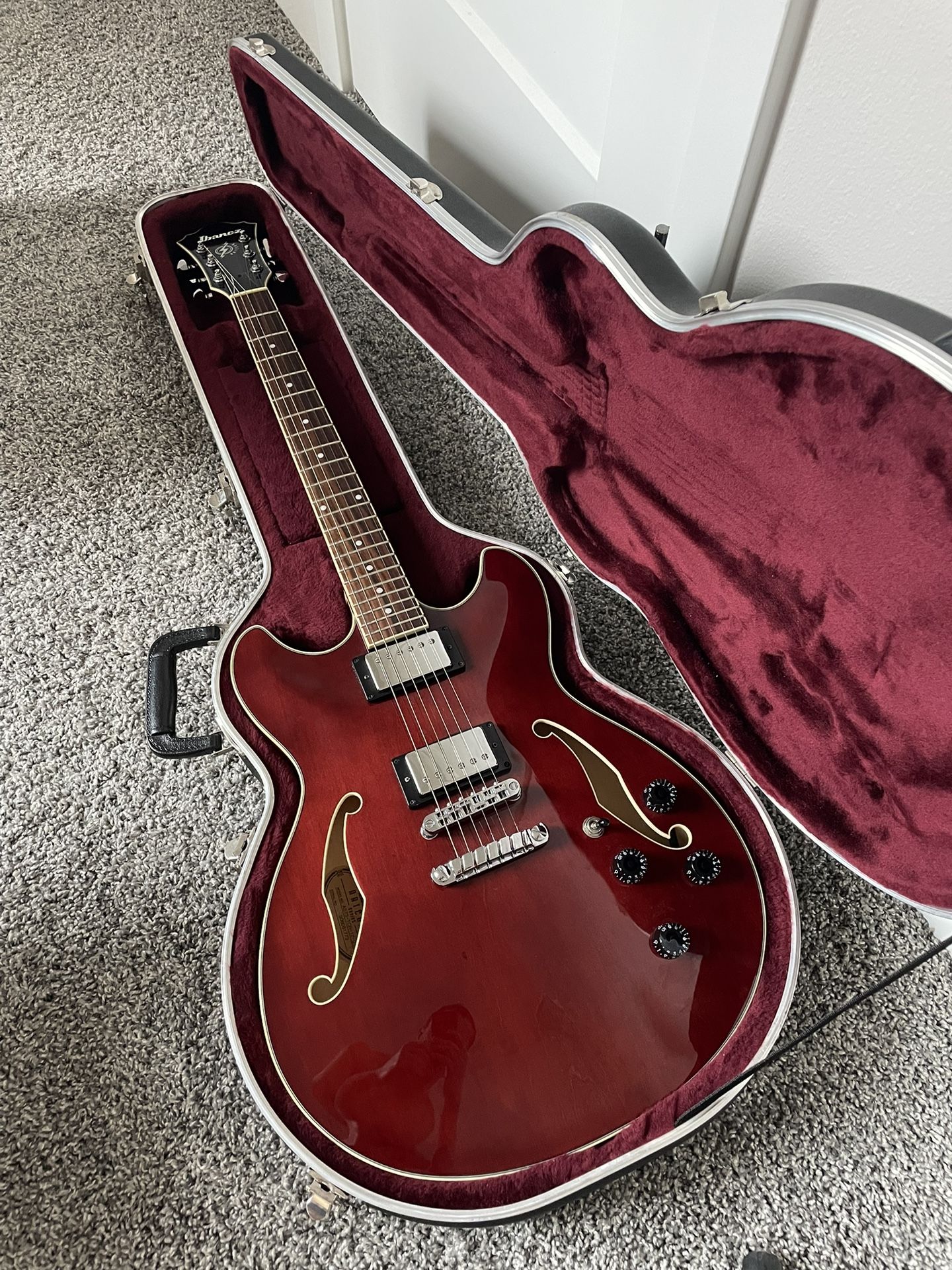 Ibanez Artcore Semi-Hollowbody Cherry Red electric guitar