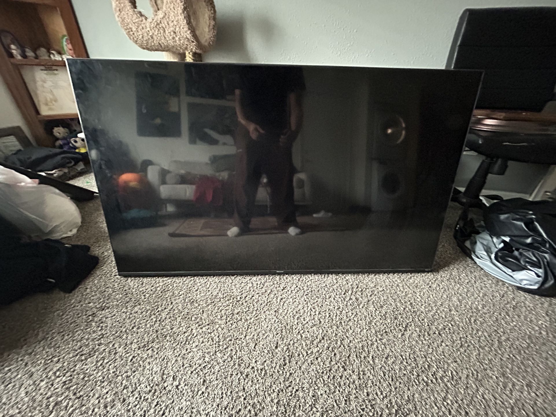 58” Inch Roku TV (HISENSE)