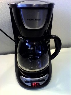 Black & Decker coffee maker. Model DCM100B.