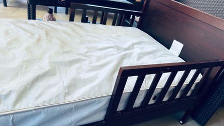 Toddler bed FREE…….
