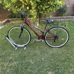 HUFFY SAVANNAH 700C MOUNTAIN BIKE, 6X3 SPEED, MEDIUM ALUMINUM FRAME, FRONT AND REAR HANDLE BRAKE 