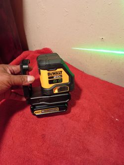 20 VOLT DEWALT atomic laser con batería $250