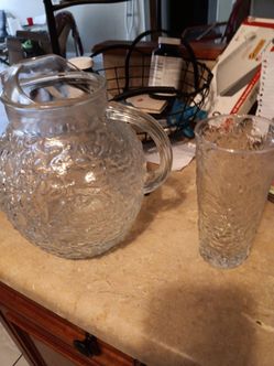 Crinkle glass pitcher set