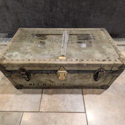 Vintage Belber Trunk & Bag Co WW2 Footlocker (World War 2)