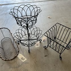 Outdoor Patio Decor / Plant Pots 