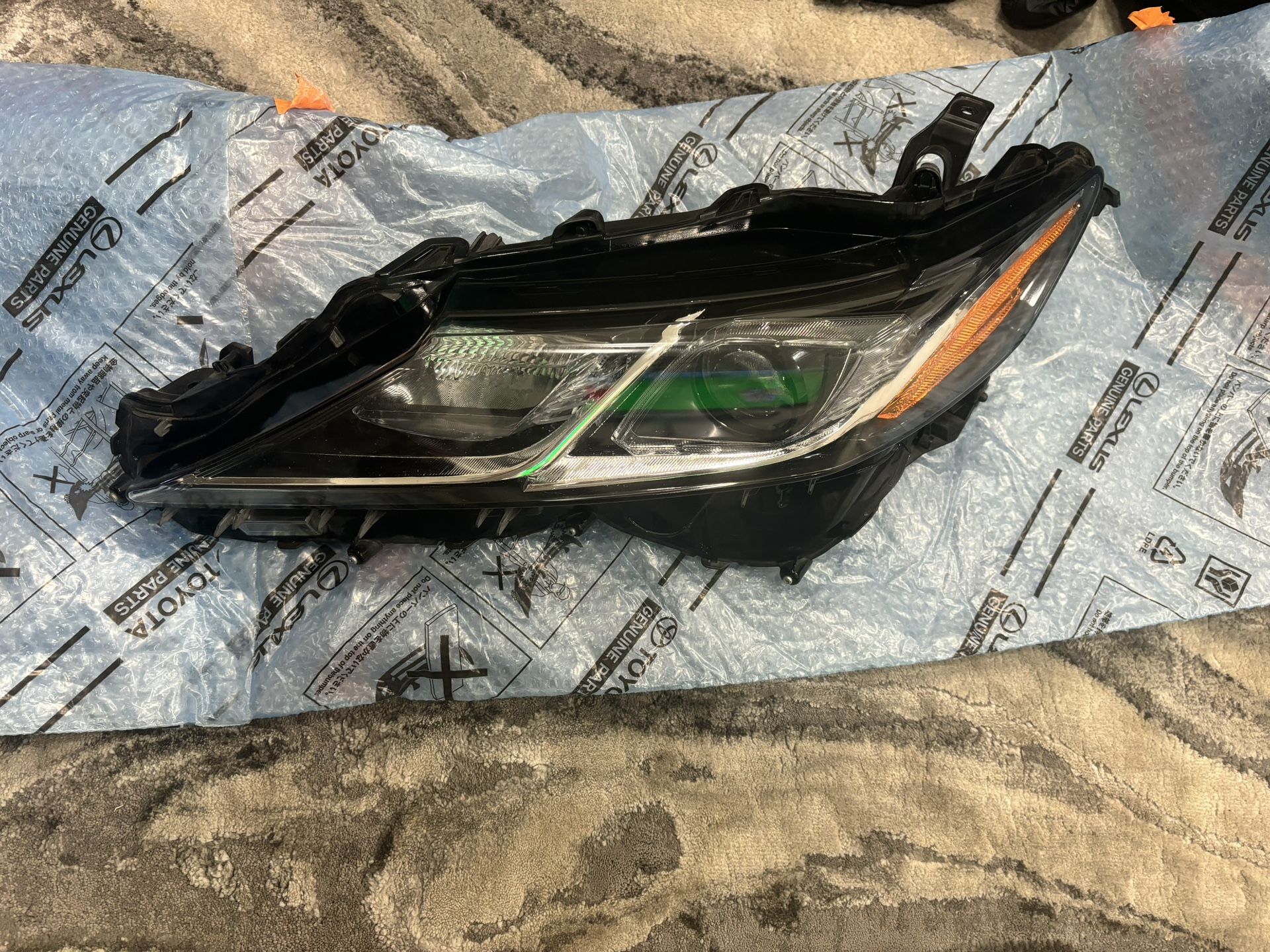 2019 Toyota Camry Driver Side Headlight