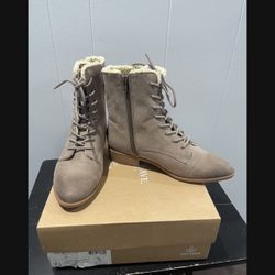 Melrose Ave Los Angeles Leave A Message Vegan Boots size 7.5.