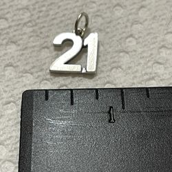 James Avery # 21 Ivy League Charm
