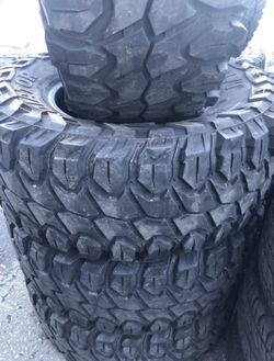 Tires: 35-12.50-17 Gladiator XCOMP M/T