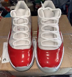 Jordan 11 Low “cherry 2016” Size 11.5